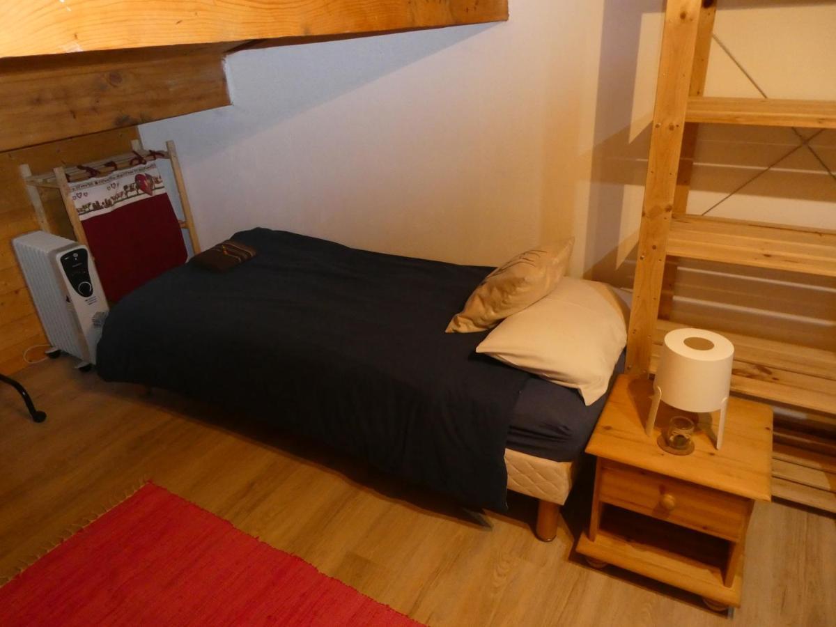 Central Hostel Châtel Exteriör bild