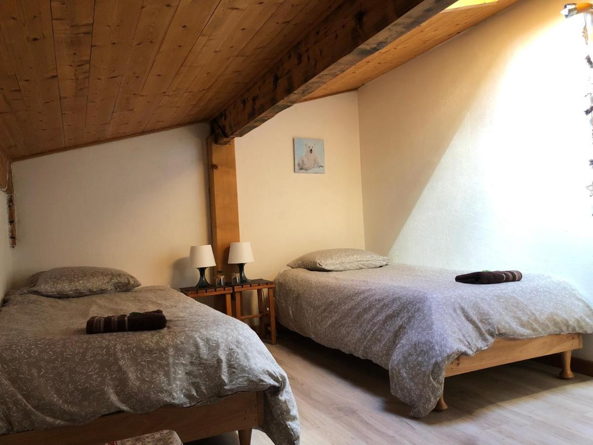 Central Hostel Châtel Exteriör bild