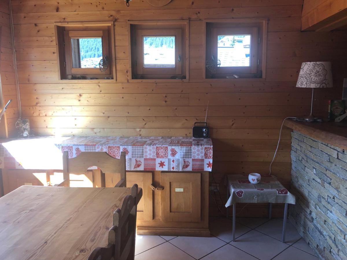 Central Hostel Châtel Exteriör bild