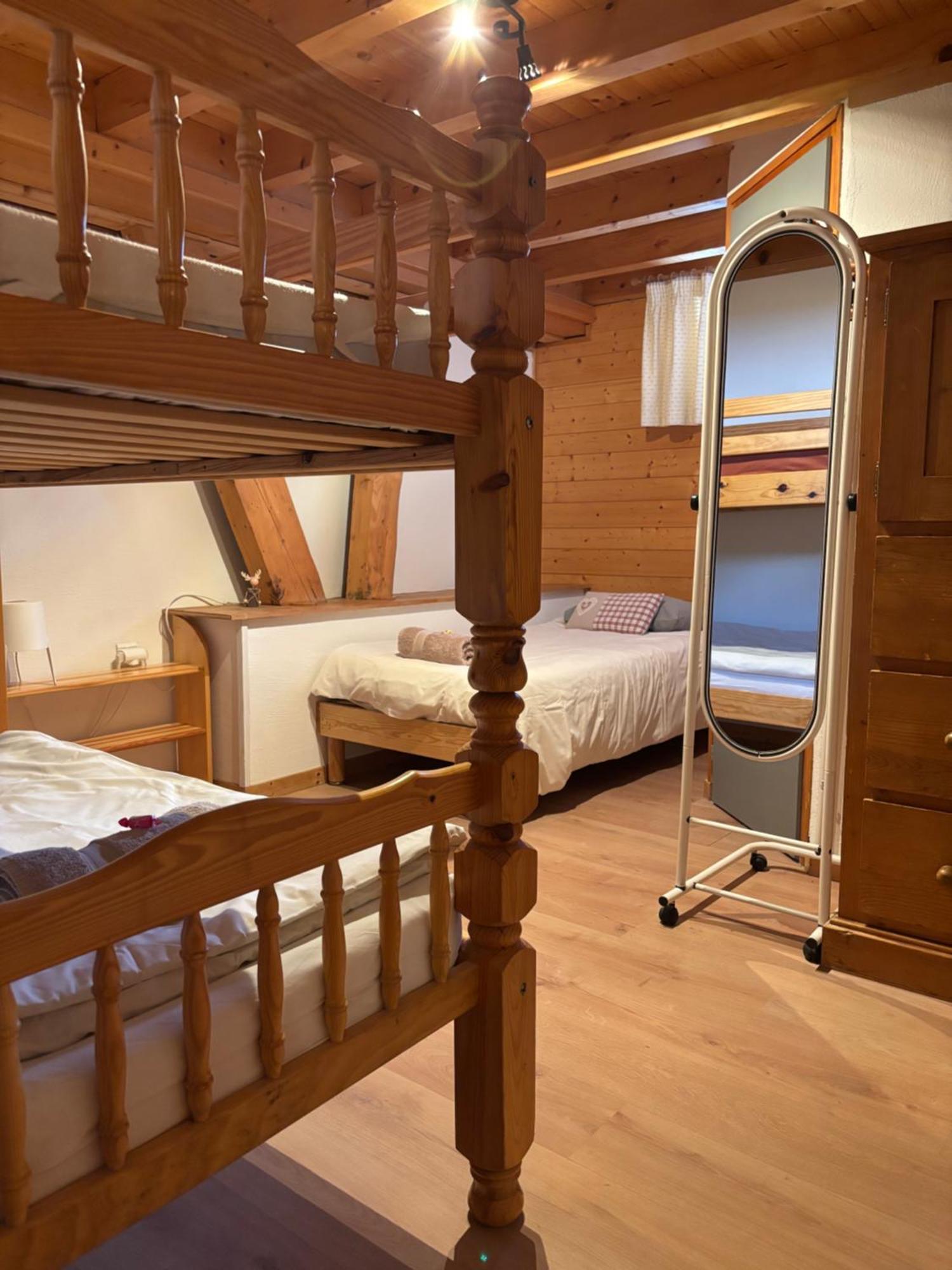 Central Hostel Châtel Exteriör bild
