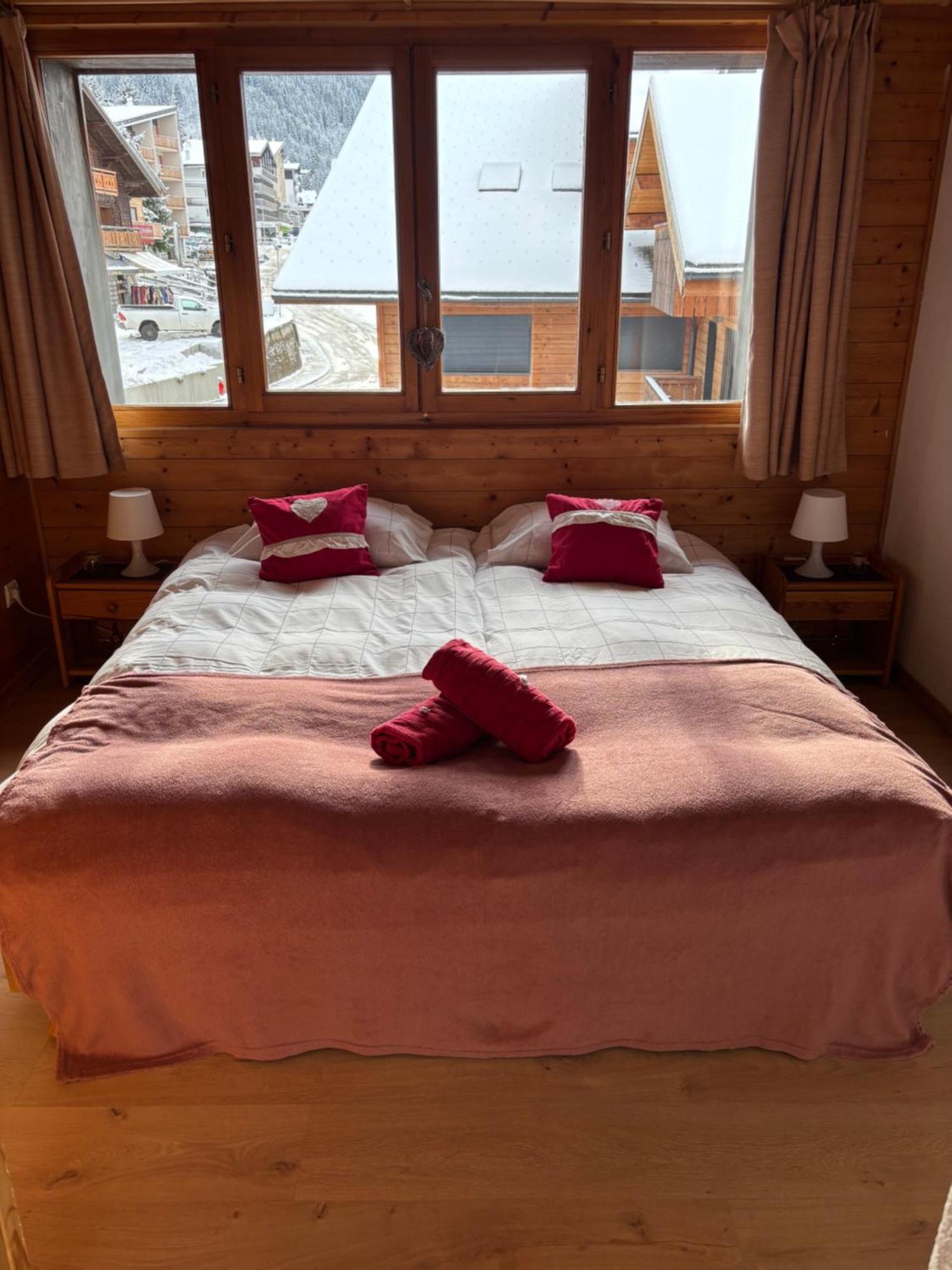 Central Hostel Châtel Exteriör bild