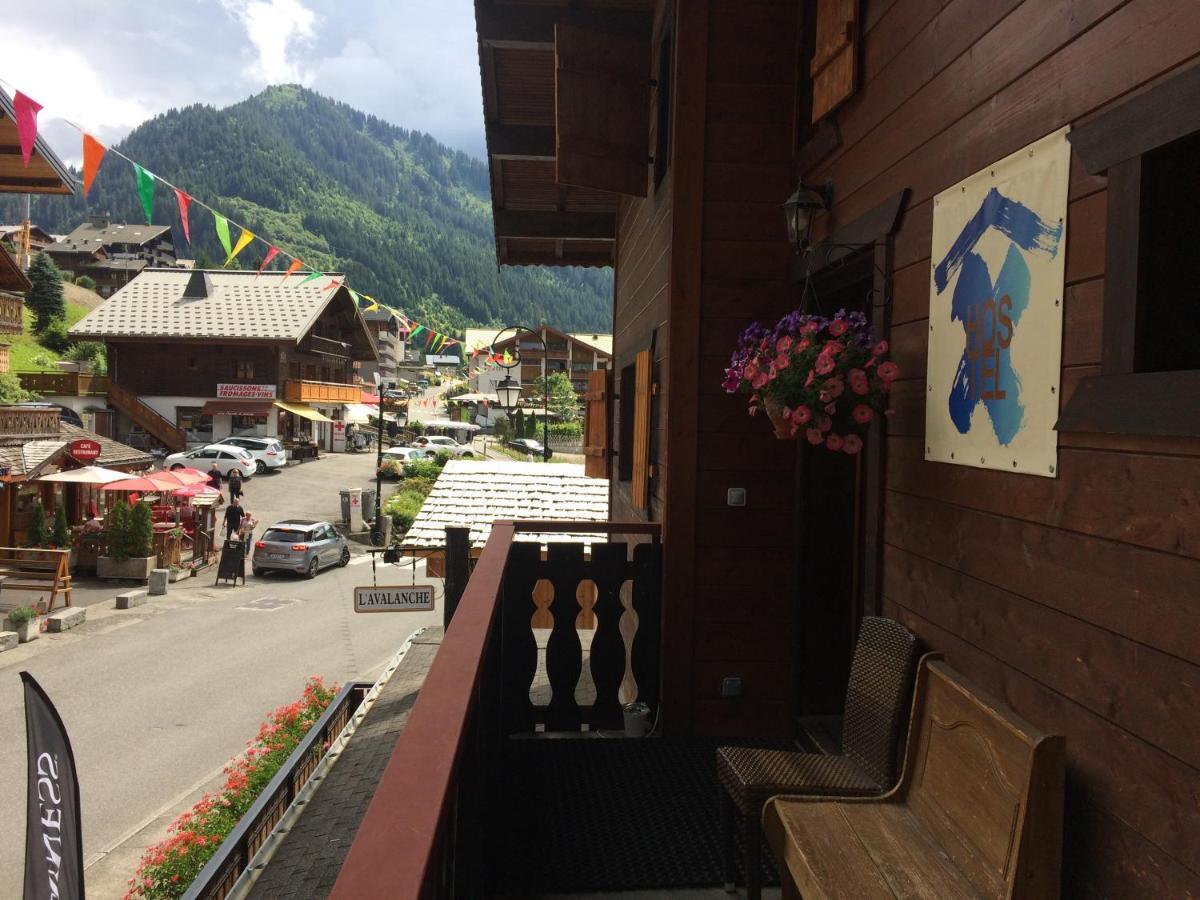 Central Hostel Châtel Exteriör bild